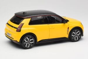 Renault 5 E-Tech Pop Žlutý & Černý Norev 1:18 185500 Kov – obrázek 4 z 8