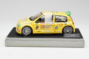 Renault Clio Sport #2 E. Rangoni Renault Clio Trophy Winner 2000 Universal Hobbies 1:18 7711218616 Kov – obrázek 3 z 6