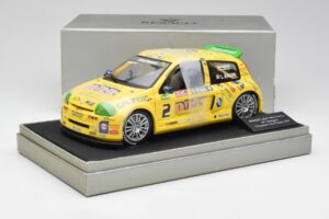 Renault Clio Sport #2 E. Rangoni Renault Clio Trophy Winner 2000 Universal Hobbies 1:18 7711218616 Kov – obrázek 6 z 6