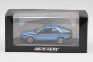 Renault Fuego Modrý Metalíza Minichamps 1:43 400113520 Kov – obrázek 4 z 4