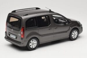 Renault Juvaquatre Break 300 kg Slonovinový Norev 1:18 185260 Kov – obrázek 2 z 6
