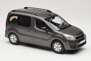 Renault Juvaquatre Break 300 kg Slonovinový Norev 1:18 185260 Kov – obrázek 4 z 6
