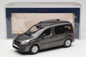 Renault Juvaquatre Break 300 kg Slonovinový Norev 1:18 185260 Kov – obrázek 6 z 6