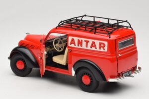 Renault Juvaquatre Utilitaire Červený Solido 1:18 8424 Kov – obrázek 5 z 8