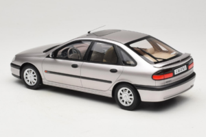 Renault Laguna V6 3.0 Baccara Opal Grey Otto 1:18 OT1185 Pryskyřice – obrázek 5 z 6