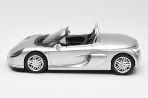 Renault Spider Stříbrný Otto 1:18 OT1142 Pryskyřice – obrázek 3 z 6