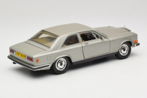 Rolls-Royce Camargue Stříbrný Diamond Edition Bburago 1:18 3001-M3 Kov – obrázek 3 z 8