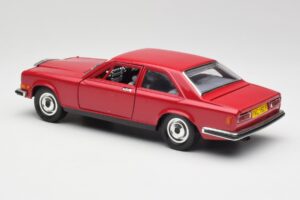Rolls-Royce Camargue Červený Bburago 1:22 3001 Kov – obrázek 7 z 8