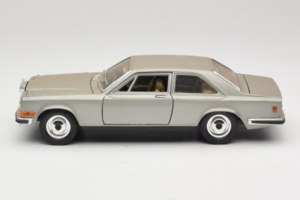 Rolls-Royce Camargue Stříbrný Bburago 1:18 3001-M2 Kov – obrázek 4 z 8