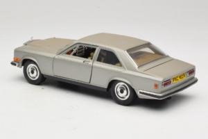 Rolls-Royce Camargue Stříbrný Bburago 1:18 3001-M2 Kov – obrázek 7 z 8