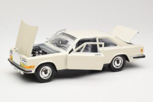Rolls-Royce Camargue Bílý Bburago 1:22 3001-M1 Kov – obrázek 3 z 8