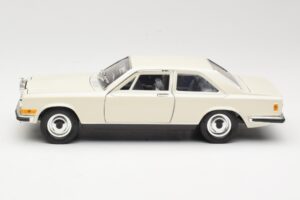 Rolls-Royce Camargue Bílý Bburago 1:22 3001-M1 Kov – obrázek 4 z 8