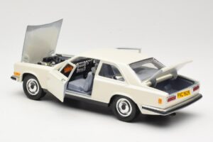 Rolls-Royce Camargue Bílý Bburago 1:22 3001-M1 Kov – obrázek 5 z 8