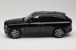 Rolls-Royce Cullinan Černý S Gold Coachline & Shadow Wheels OEM 1:18 028-15A Kov – obrázek 4 z 8