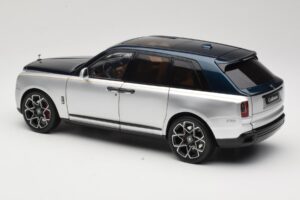 Rolls-Royce Cullinan Modrý & Stříbrný Dvoubarevný OEM 1:18 028-16B Kov – obrázek 7 z 8