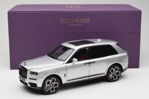 Rolls-Royce Cullinan Stříbrný Se Shadow Wheels OEM 1:18 028-16A Kov – obrázek 8 z 8