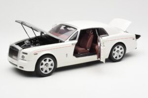 Rolls-Royce Phantom Coupe English Bílý Stříbrný Kyosho 1:18 08861EW Kov – obrázek 2 z 8