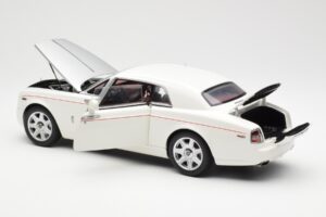 Rolls-Royce Phantom Coupe English Bílý Stříbrný Kyosho 1:18 08861EW Kov – obrázek 5 z 8