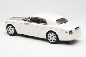 Rolls-Royce Phantom Coupe English Bílý Stříbrný Kyosho 1:18 08861EW Kov – obrázek 7 z 8