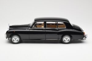 Rolls-Royce Phantom VI EWB Černý Kyosho 1:18 08905BK Kov – obrázek 4 z 8