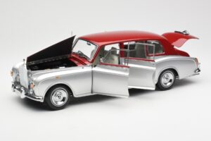 Rolls-Royce Phantom VI Stříbrná Červená Kyosho 1:18 08905SR Kov – obrázek 2 z 8