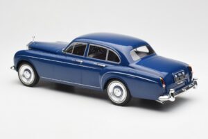 Rolls-Royce Silver Cloud III Flying Spur Mulliner RHD Tmavě Modrý MCG 1:18 MCG18124 Kov – obrázek 5 z 6