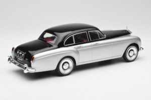 Rolls-Royce Silver Cloud III Mulliner Stříbrný & Černý MCG 1:18 MCG18128 Kov – obrázek 2 z 6