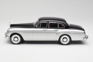 Rolls-Royce Silver Cloud III Mulliner Stříbrný & Černý MCG 1:18 MCG18128 Kov – obrázek 3 z 6