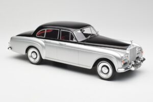 Rolls-Royce Silver Cloud III Mulliner Stříbrný & Černý MCG 1:18 MCG18128 Kov – obrázek 4 z 6