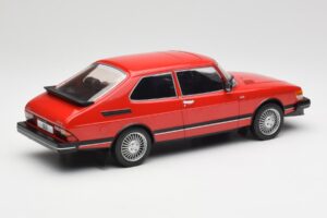 Saab 900 GL Červený MCG 1:18 MCG18340 Kov – obrázek 3 z 6