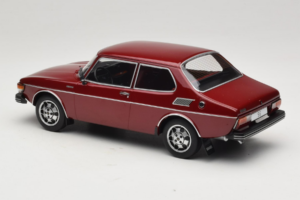 Saab 99 EMS Metallic Červený MCG 1:18 MCG18441 Kov – obrázek 5 z 6