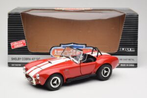 Shelby Cobra 427 S/C Guardsman Red ERTL 1:18 7369 Kov – obrázek 8 z 8