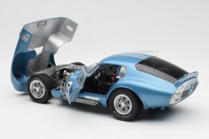 Shelby Cobra Daytona Coupe #5 D. Gurney / B. Bondurant 24 Hours of Le Mans 1964 Exoto 1:18 135190555498 Kov – obrázek 5 z 8