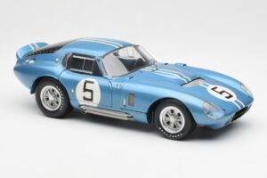 Shelby Cobra Daytona Coupe #5 D. Gurney / B. Bondurant 24 Hours of Le Mans 1964 Exoto 1:18 135190555498 Kov – obrázek 6 z 8