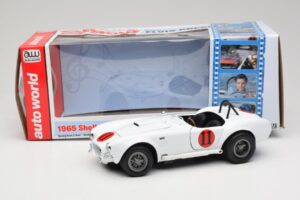 Shelby Cobra 427 S/C Bílý Auto World 1:18 AWSS104 Kov – obrázek 8 z 8