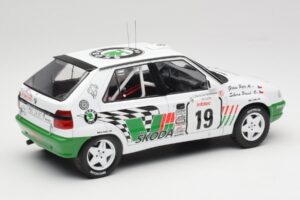 Skoda Felicia Kit Car #19 P. Sibera / P. Gross Tour de Corse 1995 IXO 1:18 18RMC149B Kov – obrázek 2 z 6