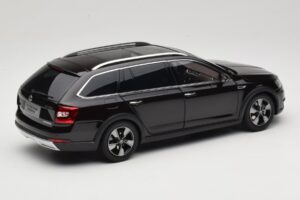 Skoda Octavia Mk4 Combi Hnědý Paudi Model 1:18 ZMR000005BRA Kov – obrázek 3 z 8