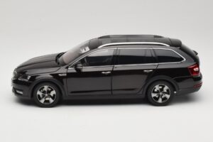 Skoda Octavia Mk4 Combi Hnědý Paudi Model 1:18 ZMR000005BRA Kov – obrázek 4 z 8