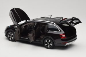 Skoda Octavia Mk4 Combi Hnědý Paudi Model 1:18 ZMR000005BRA Kov – obrázek 5 z 8
