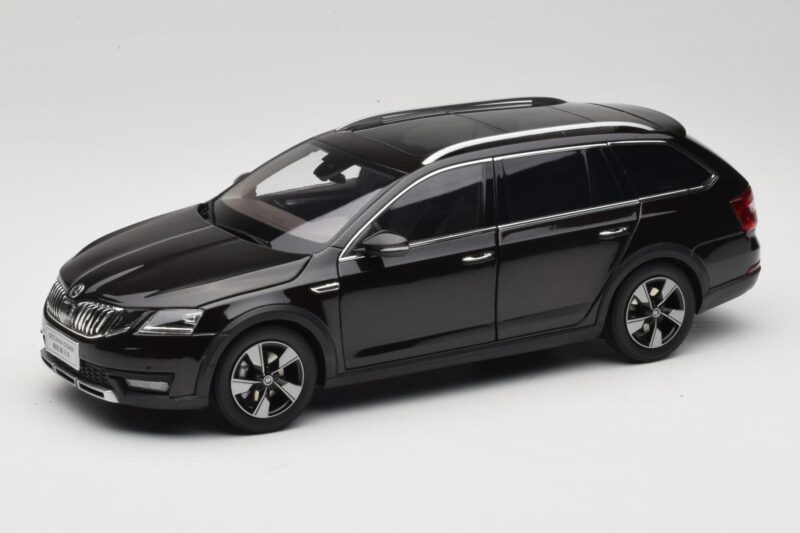 Skoda Octavia Mk4 Combi Hnědý Paudi Model 1:18 ZMR000005BRA Kov