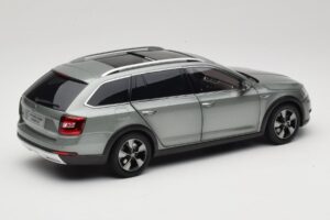 Skoda Octavia Mk4 Combi Zelený Paudi Model 1:18 ZMR000005GRU Kov – obrázek 3 z 8