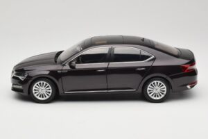 Skoda Superb Mk3 Černý Paudi Model 1:18 ZSS000006BLA Kov – obrázek 4 z 8