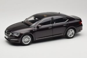Skoda Superb Mk3 Černý Paudi Model 1:18 ZSS000006BLA Kov
