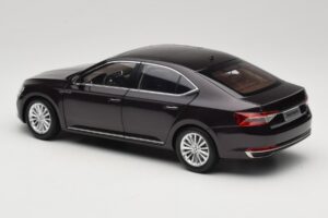 Skoda Superb Mk3 Černý Paudi Model 1:18 ZSS000006BLA Kov – obrázek 7 z 8