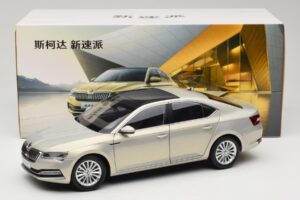 Skoda Superb Mk3 Zlatý Paudi Model 1:18 ZSS000006GOLD Kov – obrázek 8 z 8