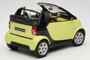 Smart Fortwo 450 Cabrio Žlutý Minichamps 1:18 0012889V001C49Q00 Kov – obrázek 3 z 8