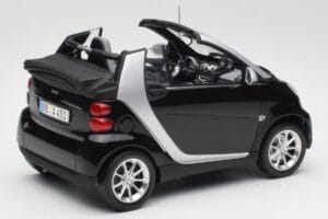 Smart Fortwo Kabriolet W451 Černý & Stříbrný Minichamps 1:18 Q0022566V001C18Q00 Kov – obrázek 3 z 8