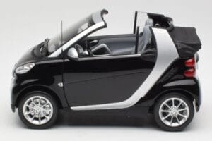 Smart Fortwo Kabriolet W451 Černý & Stříbrný Minichamps 1:18 Q0022566V001C18Q00 Kov – obrázek 4 z 8