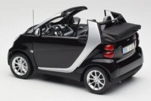 Smart Fortwo Kabriolet W451 Černý & Stříbrný Minichamps 1:18 Q0022566V001C18Q00 Kov – obrázek 7 z 8