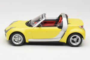 Smart Roadster 452 Žlutý Bburago 1:18 34099-M2 Kov – obrázek 4 z 8